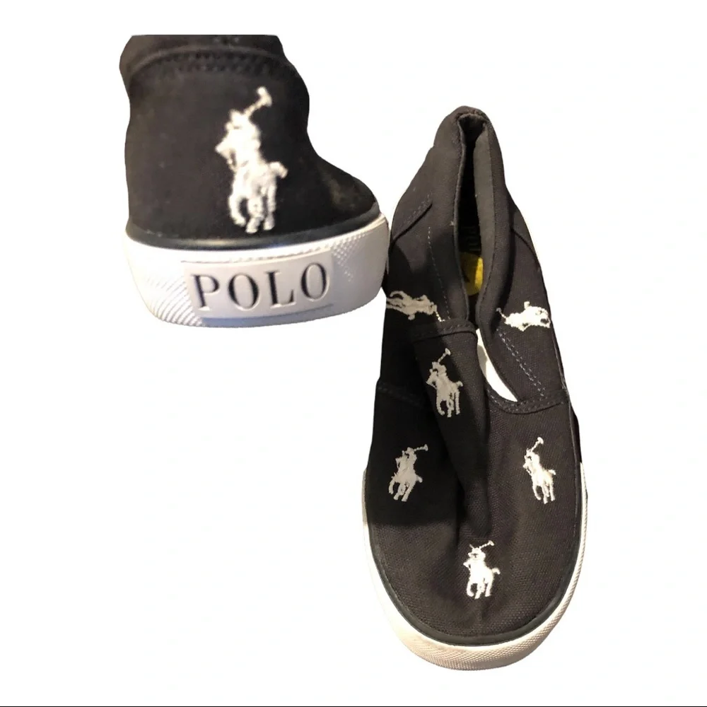 4pairs Boy size 1 shoe bundle -Nautica Polo‎ Skechers